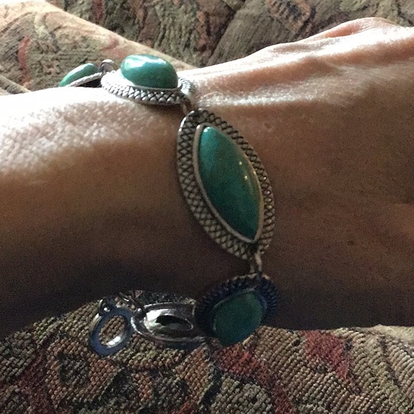 Turquoise Oval Shaped Bracelet - Picture 3 of 6